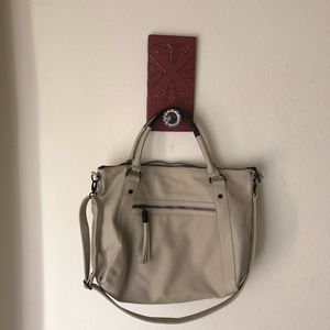 Steve Madden large polyurethane tote. NWOT. Beige